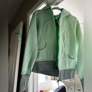 Lululemon mint green scuba size 12